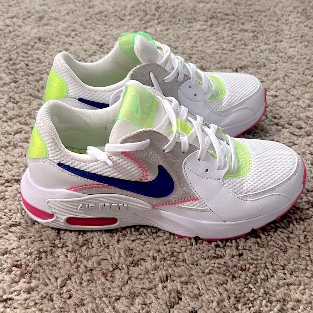 Nike Air Max Tennis Shoes